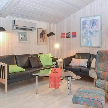 Three Bedroom Holiday In 度假居 *